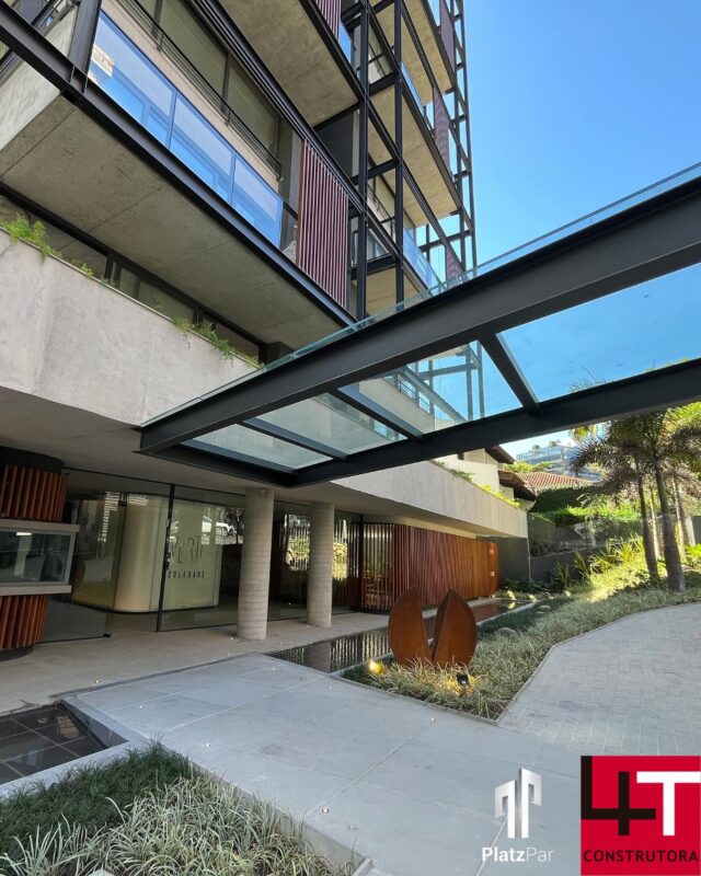 Sofisticação e design marcante no Verte Soledade.
Um projeto exclusivo que une arquitetura, paisagismo e arte.

#VerteSoledade #4TConstrutora #PlatzPar #ArquiteturaContemporânea #Design #AltoPadrão #construcaocivil